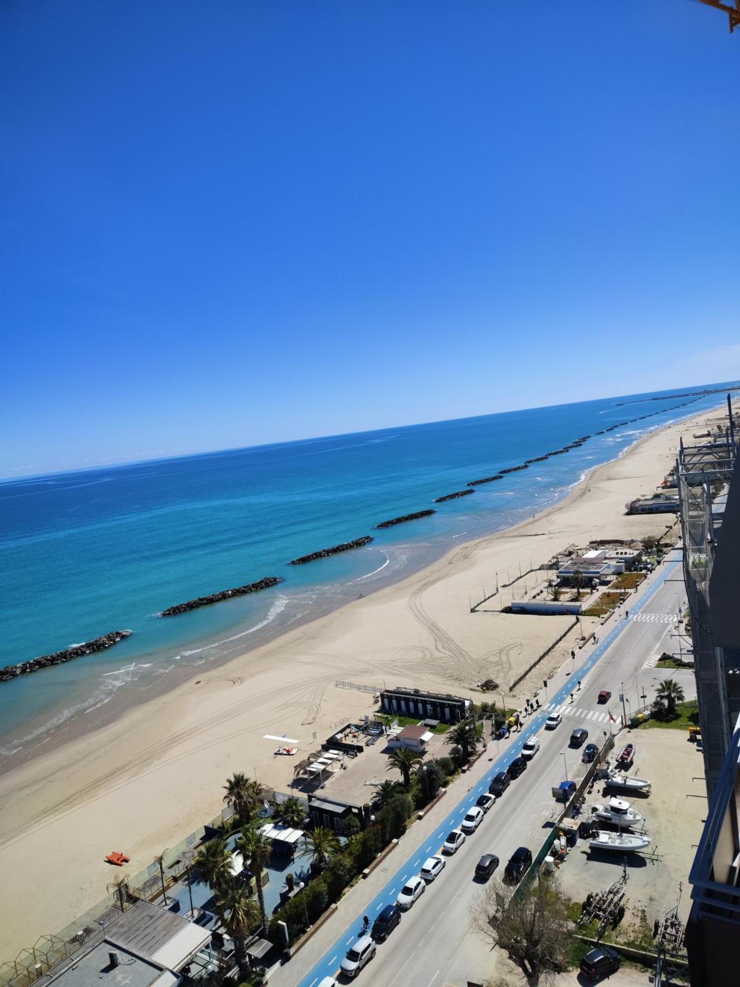 100 Mt Dal Mare - On The Beach - Wifi - Clima Relax For Family Порто-Сан-Джорджо Экстерьер фото