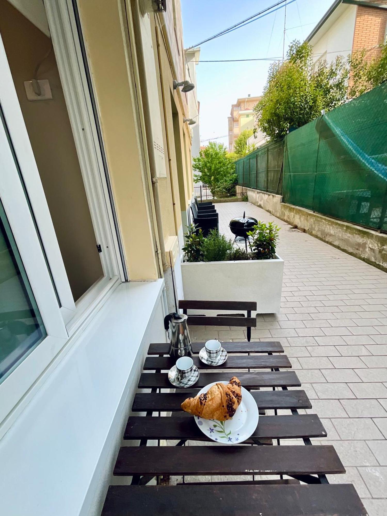 100 Mt Dal Mare - On The Beach - Wifi - Clima Relax For Family Порто-Сан-Джорджо Экстерьер фото